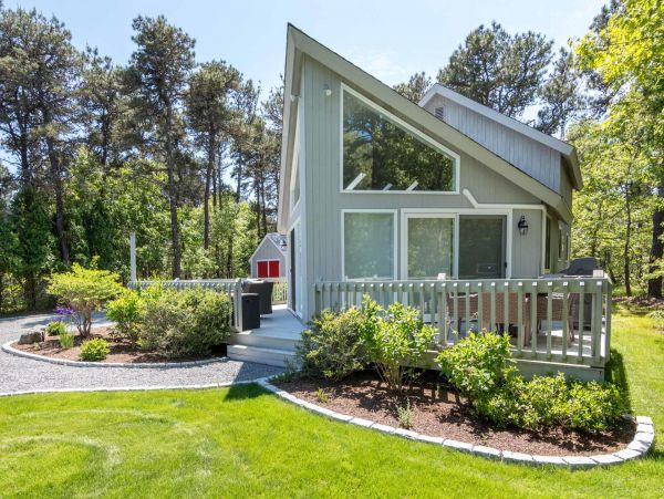 Cape Cod Home 994631