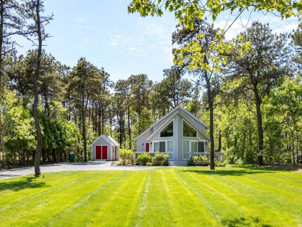 Cape Cod Home 994631
