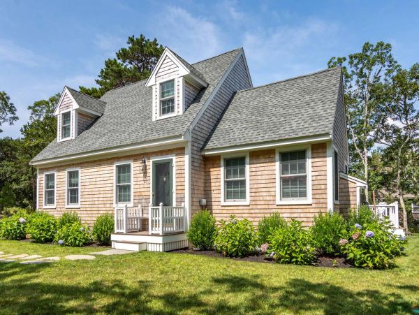 Cape Cod Home 994632