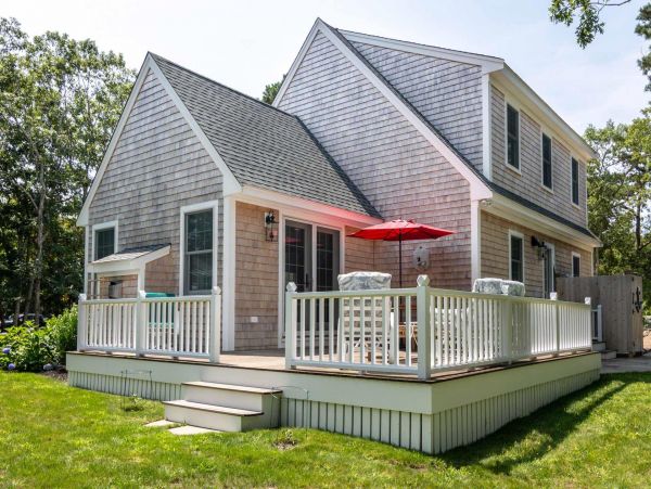 Cape Cod Home 994632