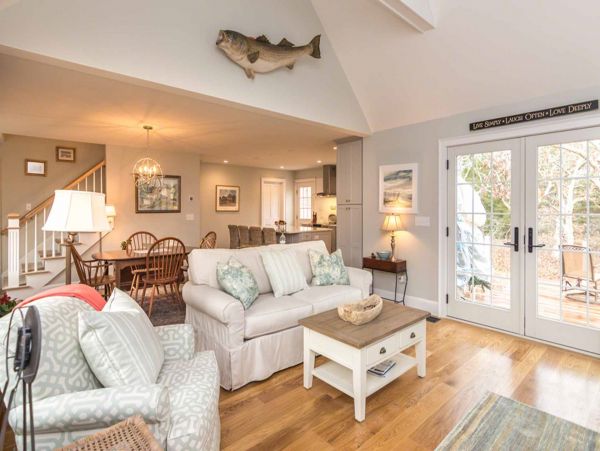 Cape Cod Home 994632