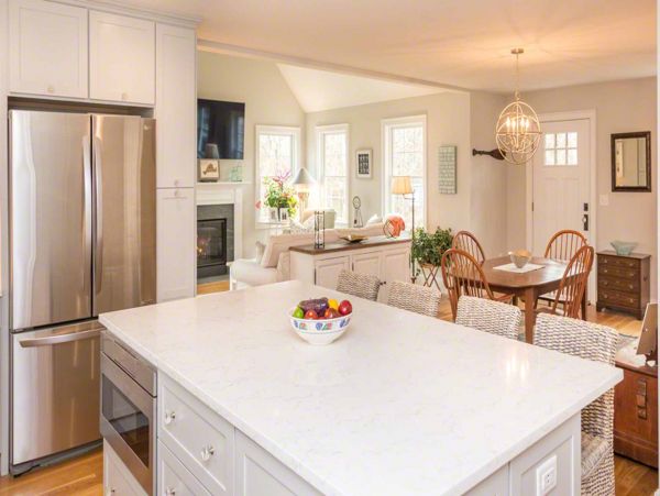 Cape Cod Home 994632