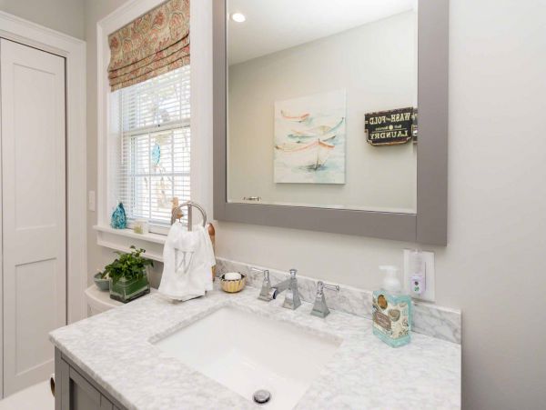 Cape Cod Home 994632