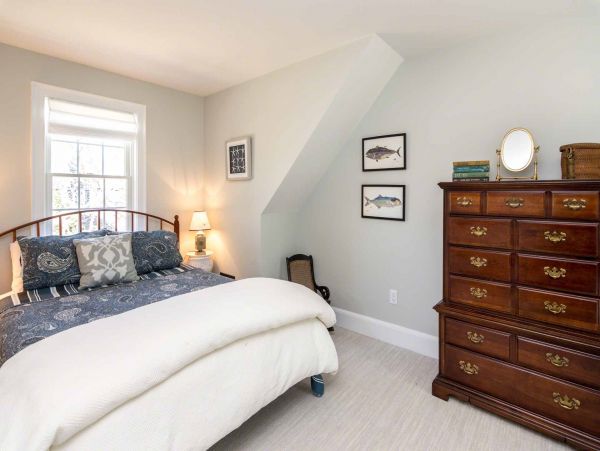 Cape Cod Home 994632