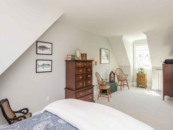 Cape Cod Home 994632