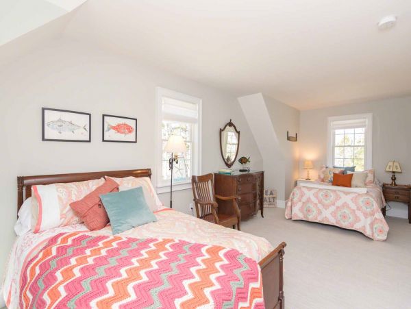 Cape Cod Home 994632