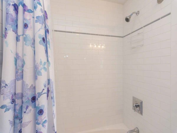 Cape Cod Home 994632
