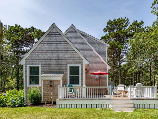 Cape Cod Home 994632