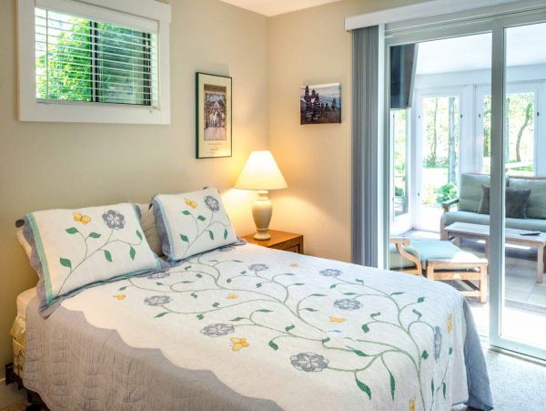 Cape Cod Home 994633