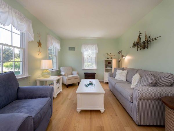 Cape Cod Home 994634