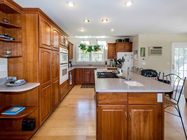 Cape Cod Home 994634