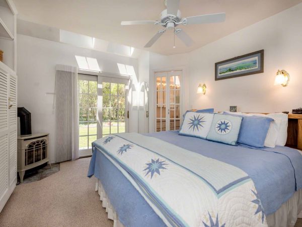 Cape Cod Home 994634