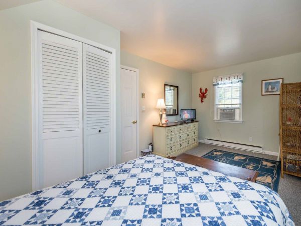 Cape Cod Home 994634