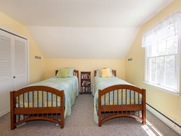Cape Cod Home 994634