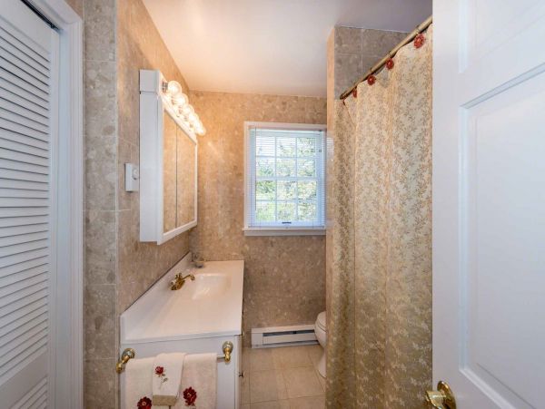 Cape Cod Home 994634