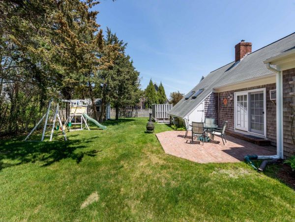 Cape Cod Home 994634