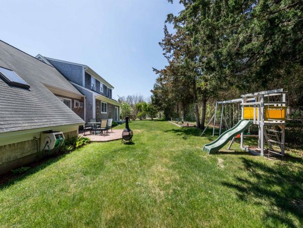 Cape Cod Home 994634