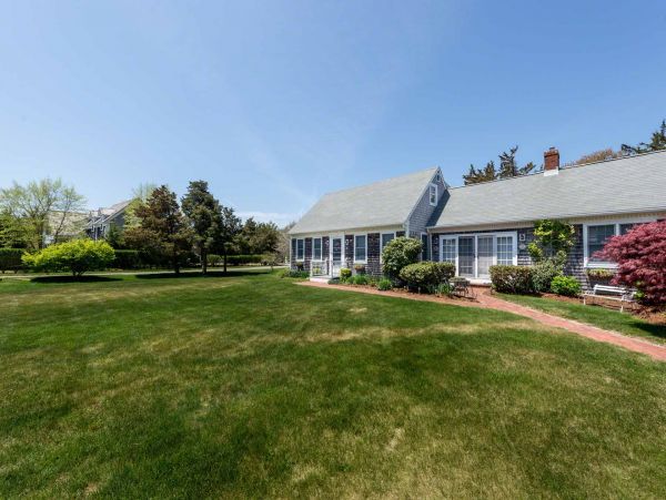 Cape Cod Home 994634