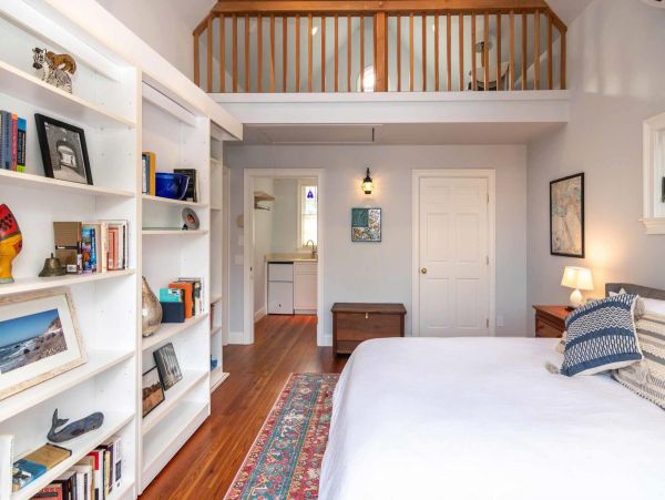 Cape Cod Home 994635