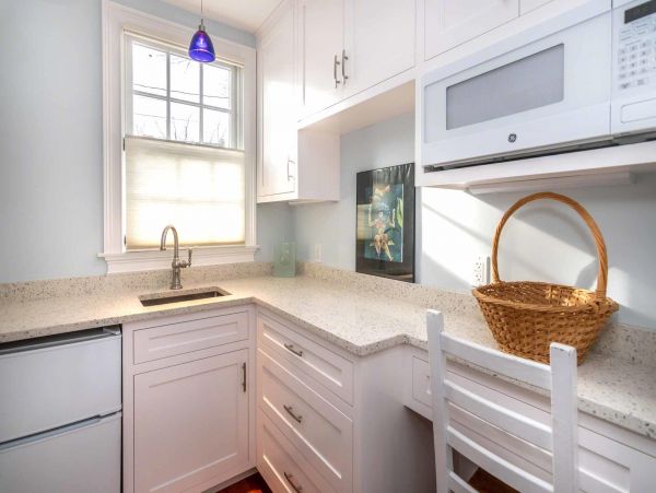 Cape Cod Home 994635