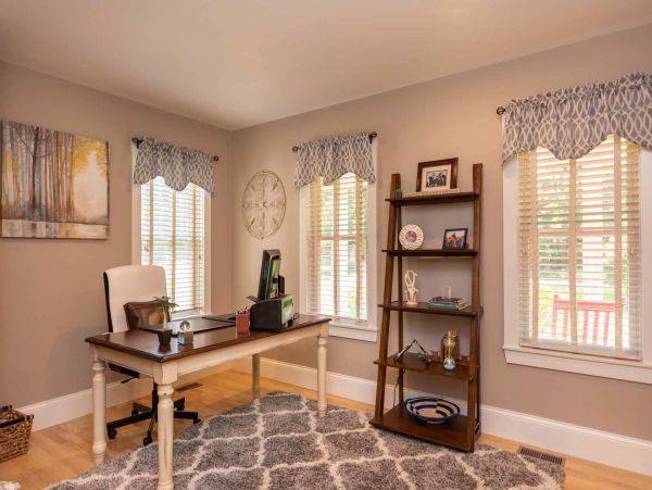 Cape Cod Home 994636
