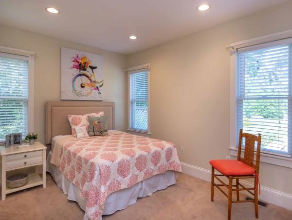 Cape Cod Home 994636