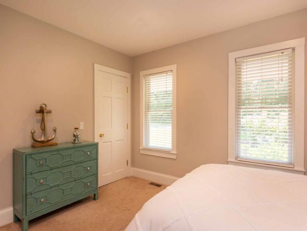 Cape Cod Home 994636