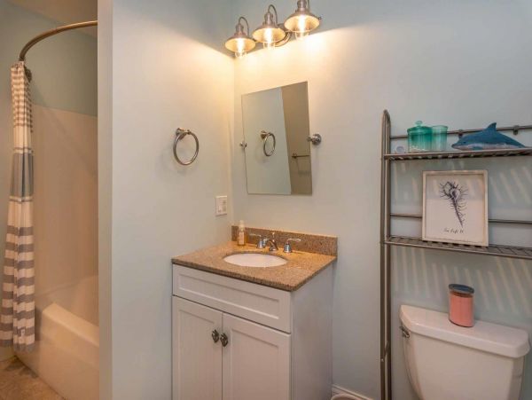 Cape Cod Home 994636