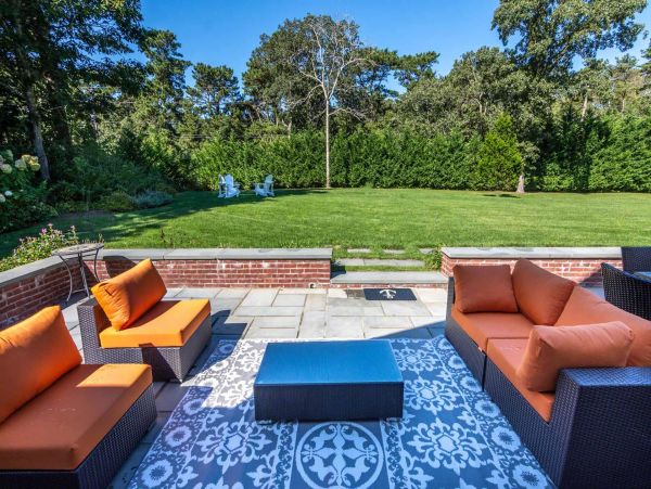 Cape Cod Home 994636
