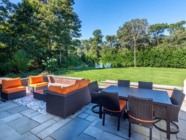 Cape Cod Home 994636