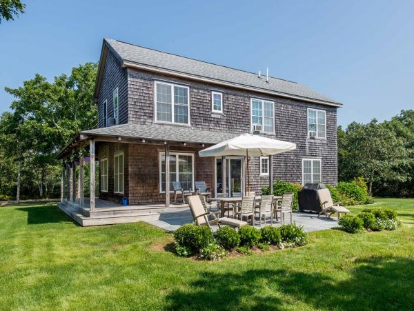 Cape Cod Home 994637