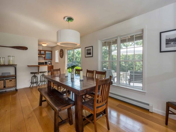 Cape Cod Home 994637
