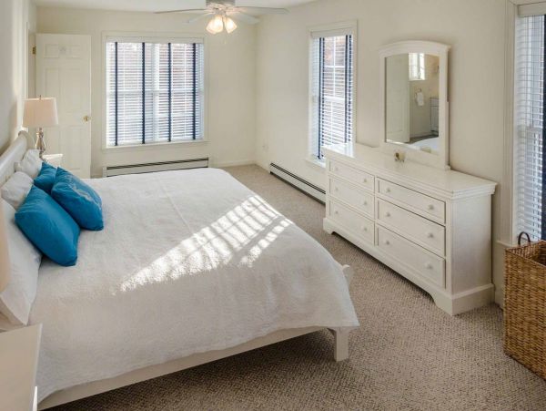 Cape Cod Home 994637