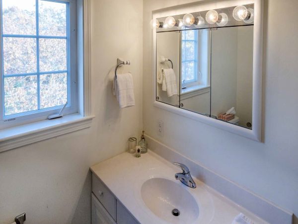 Cape Cod Home 994637