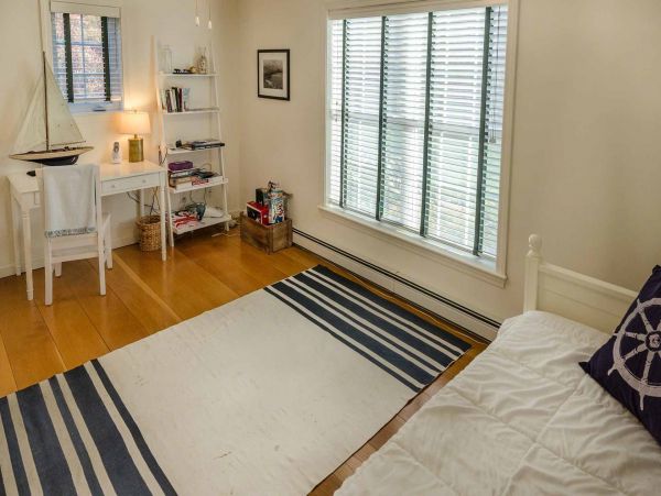 Cape Cod Home 994637