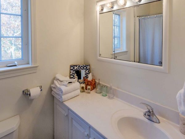 Cape Cod Home 994637