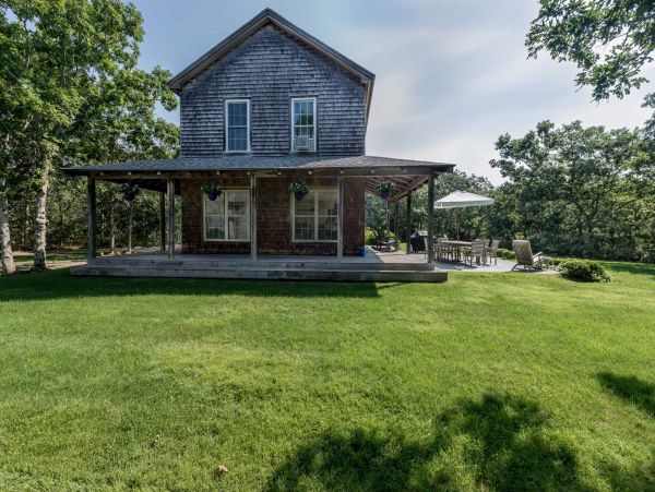 Cape Cod Home 994637
