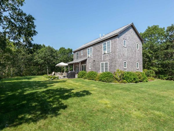 Cape Cod Home 994637