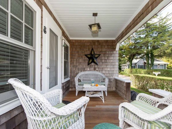 Cape Cod Home 994638