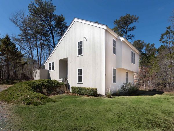 Cape Cod Home 994640