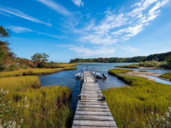 Cape Cod Home 994640