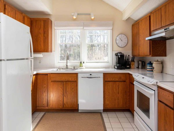Cape Cod Home 994640