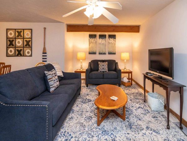 Cape Cod Home 994640