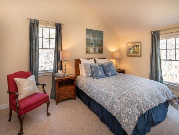 Cape Cod Home 994640