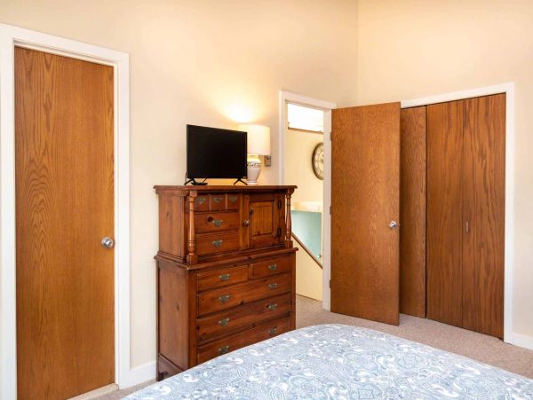 Cape Cod Home 994640