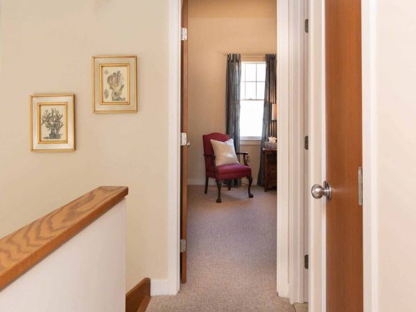 Cape Cod Home 994640