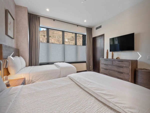 Luxury Lionshead Accommodations short walk to lift