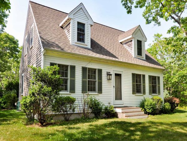Cape Cod Home 994642