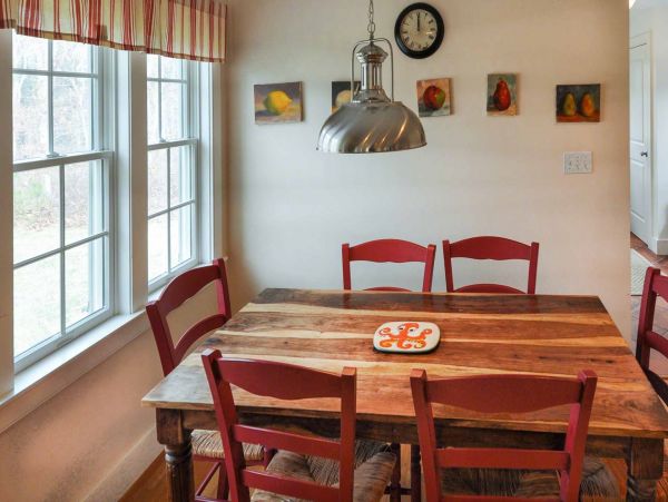 Cape Cod Home 994642