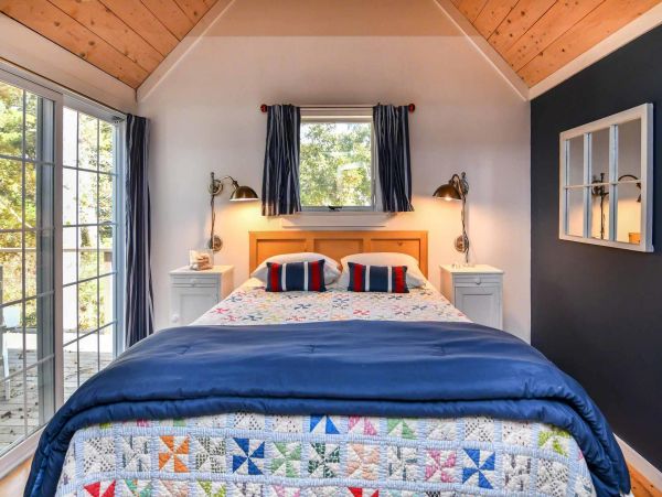 Cape Cod Home 994643